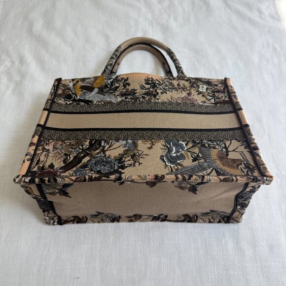 Dior Book Tote Embroidered Floral Canvas - BRAND NEW - Picture 7 of 11